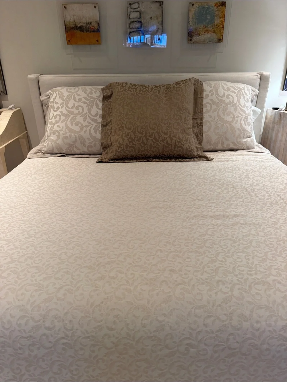 Jasmine by The Purists. King duvet and 3 euro shams.